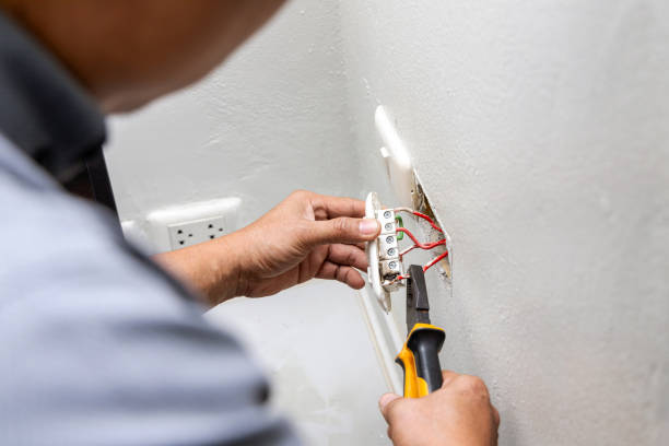 Best Affordable Emergency Electrician  in Old Greenwich, CT